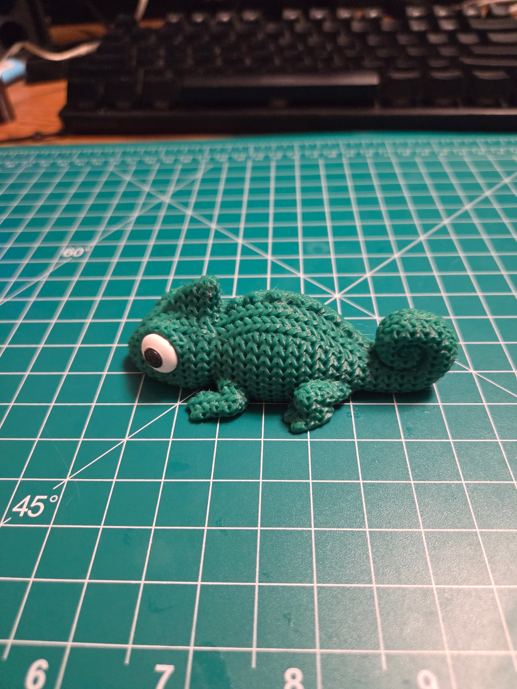 Chameleon Knitted Texture Figurine