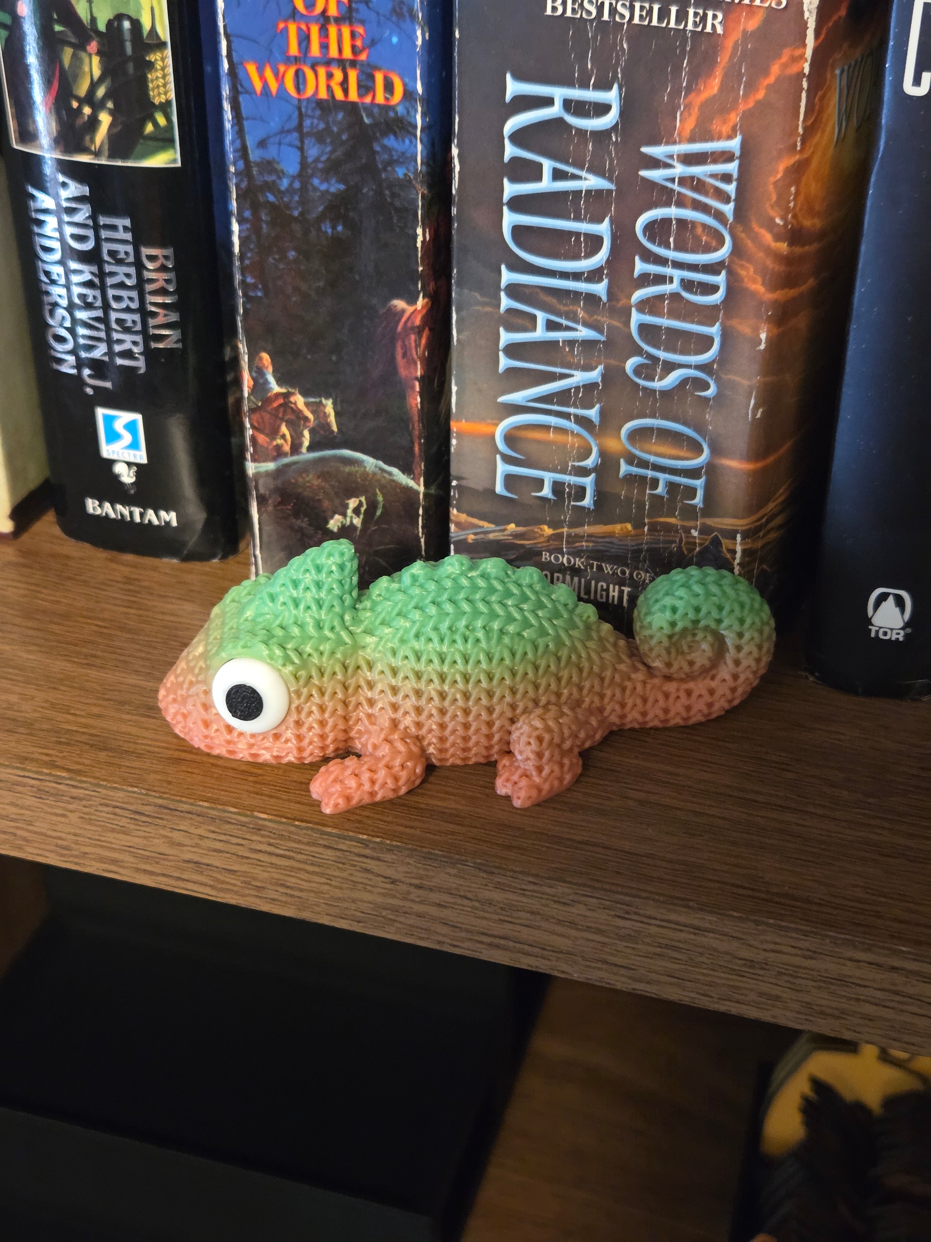 Chameleon Knitted Texture Figurine