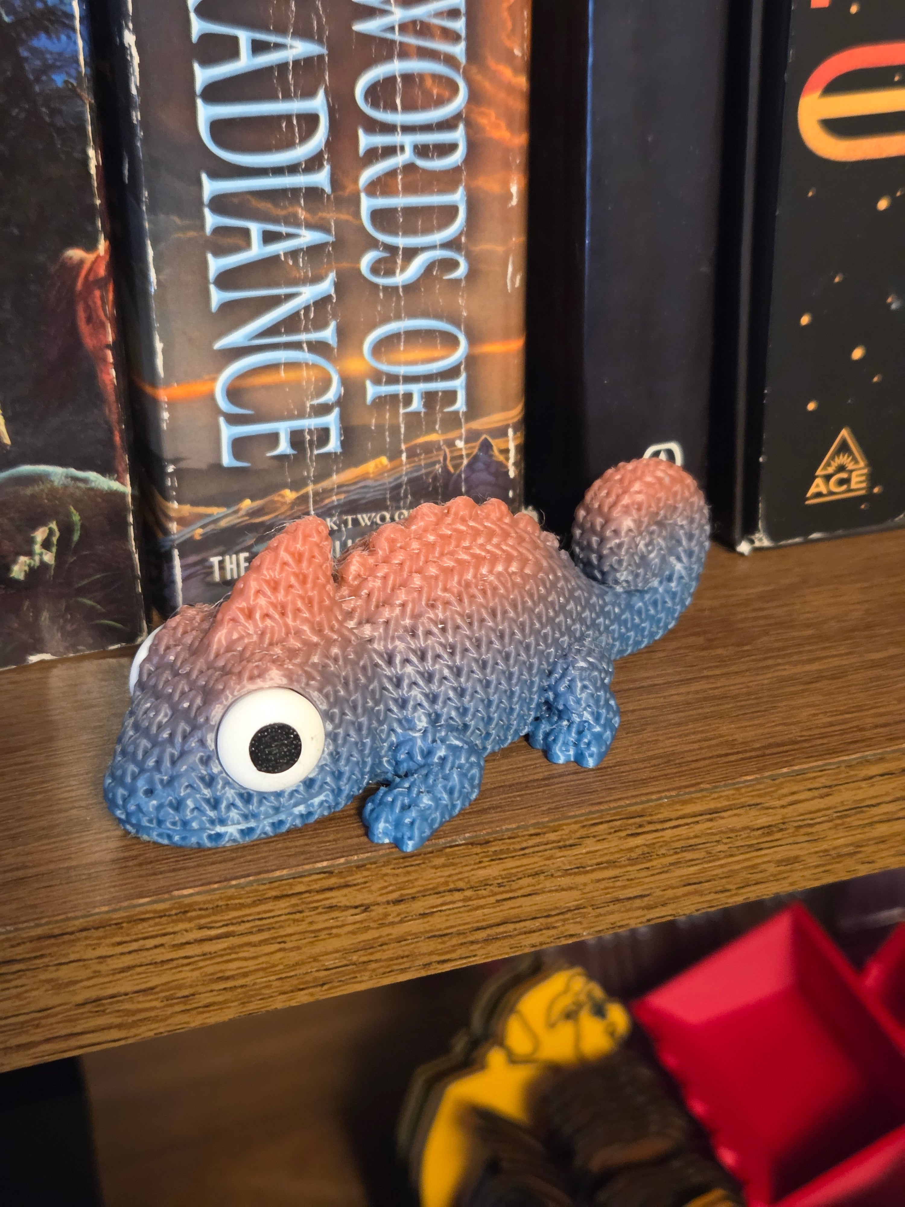 Chameleon Knitted Texture Figurine