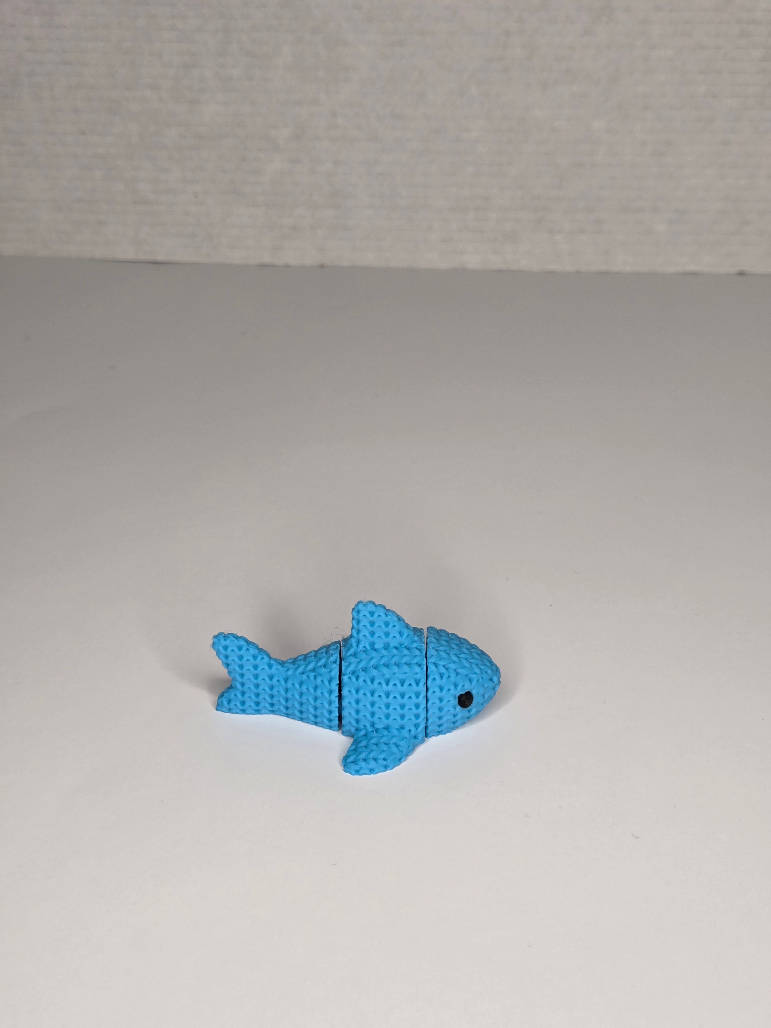 Cute Fidget Shark | Articulated Animal, Gift for Animal Lovers, Stimulating Knitted Texture, Marine Life Toy