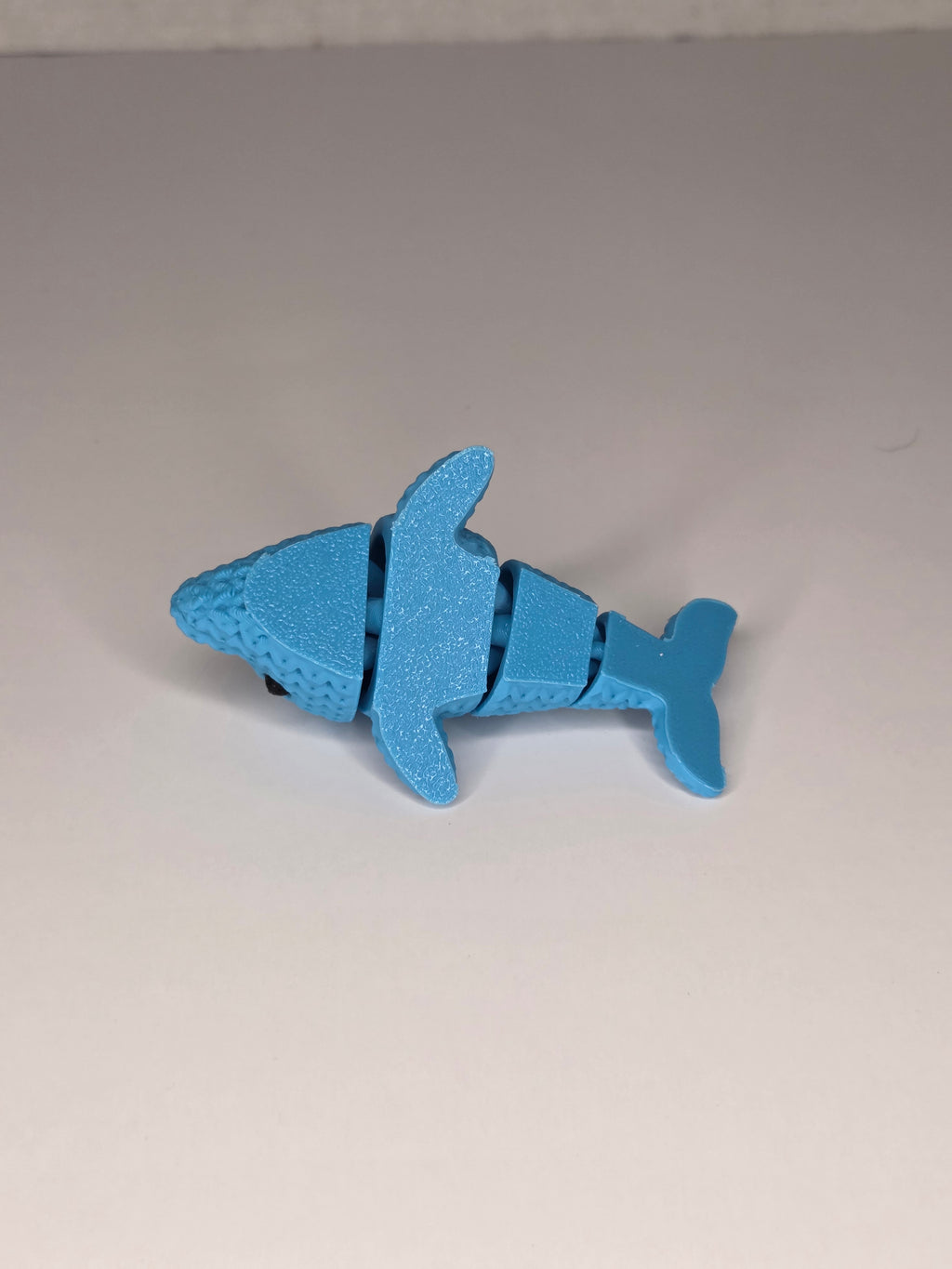Cute Fidget Dolphin | Articulated Animal, Gift for Animal Lovers, Stimulating Knitted Texture, Marine Life Toy