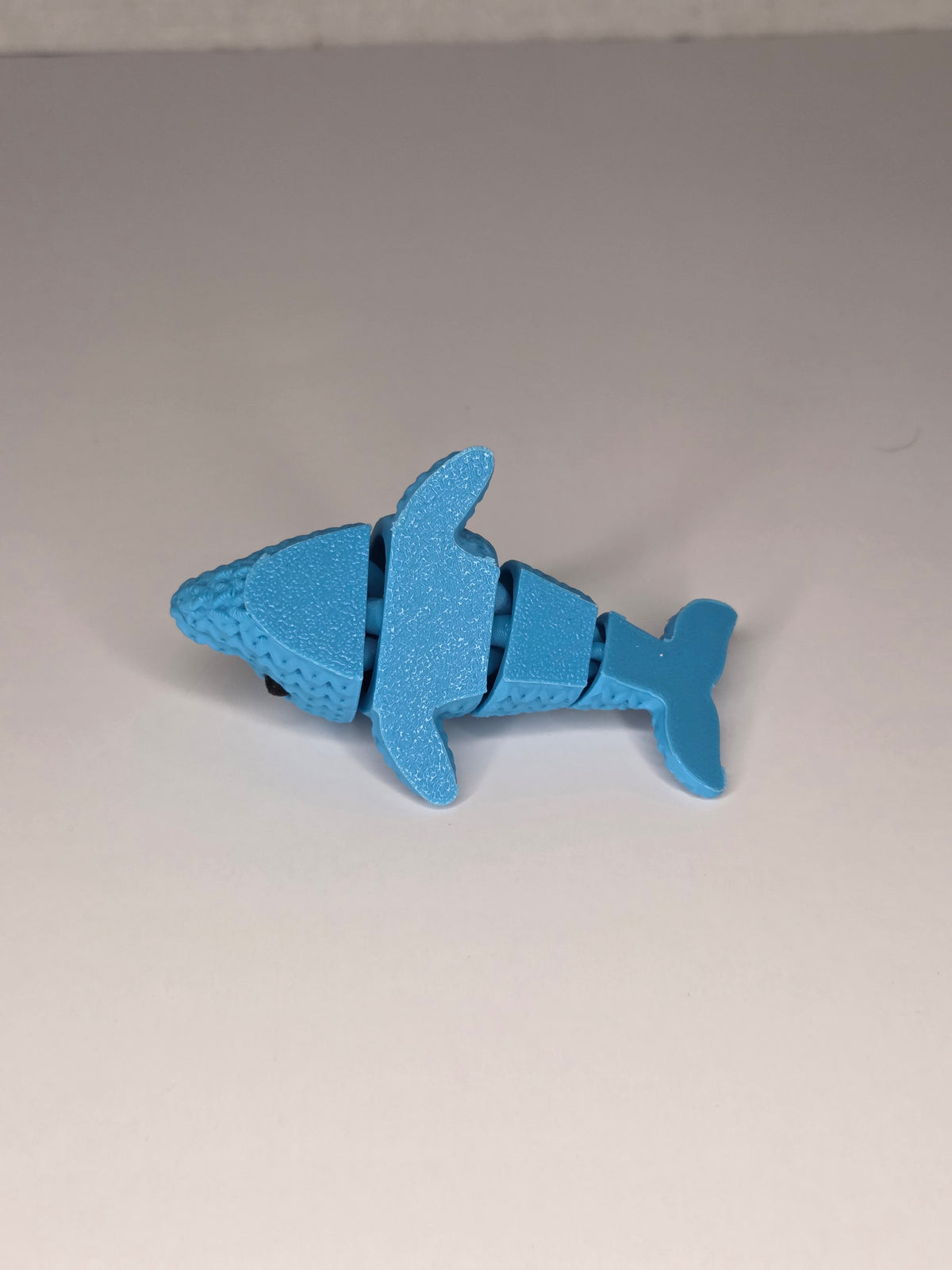 Cute Fidget Dolphin | Articulated Animal, Gift for Animal Lovers, Stimulating Knitted Texture, Marine Life Toy