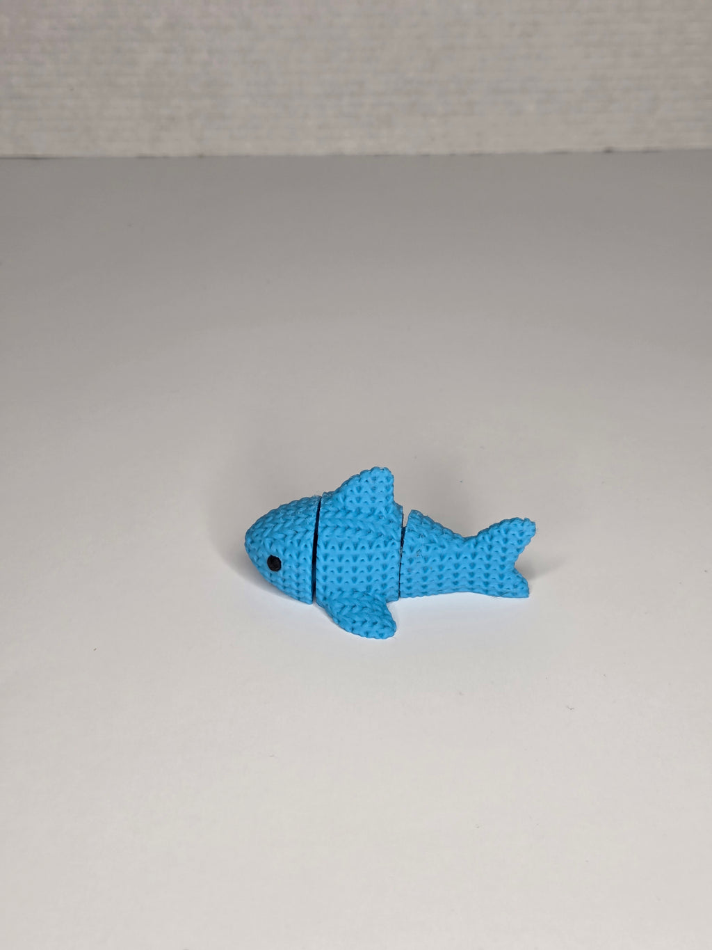 Cute Fidget Shark | Articulated Animal, Gift for Animal Lovers, Stimulating Knitted Texture, Marine Life Toy