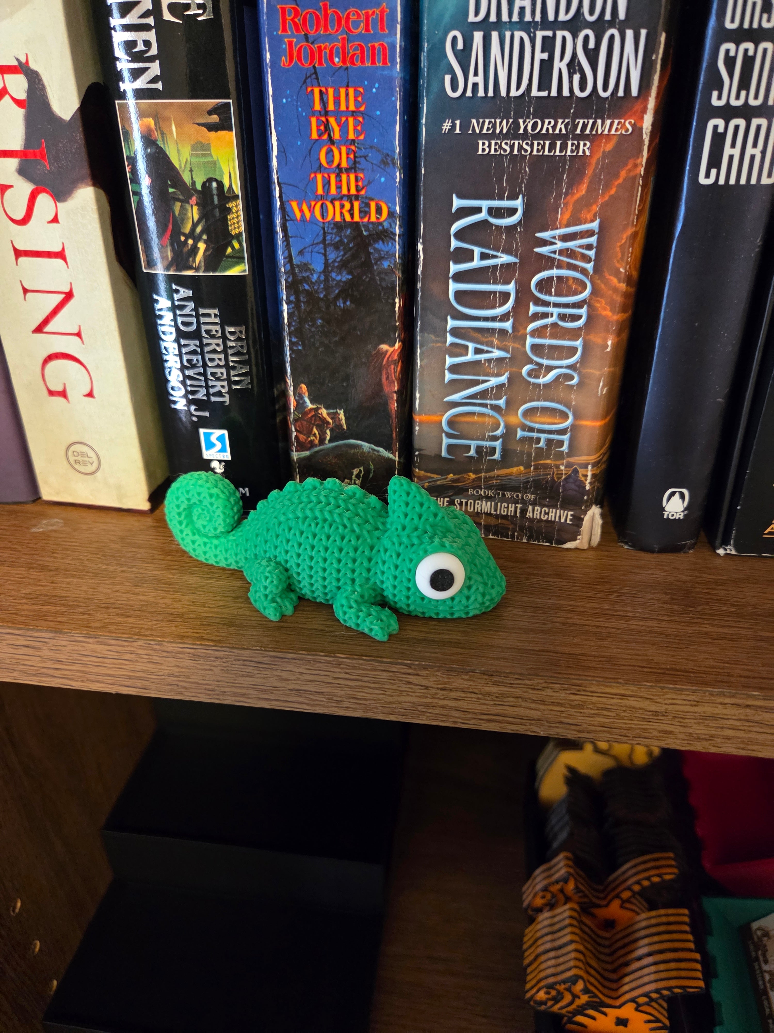 Chameleon Knitted Texture Figurine
