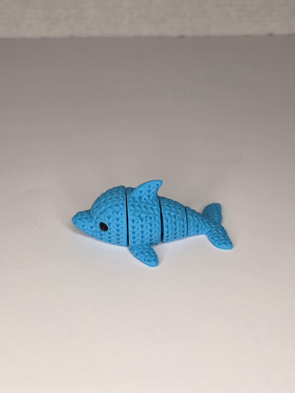 Cute Fidget Dolphin | Articulated Animal, Gift for Animal Lovers, Stimulating Knitted Texture, Marine Life Toy