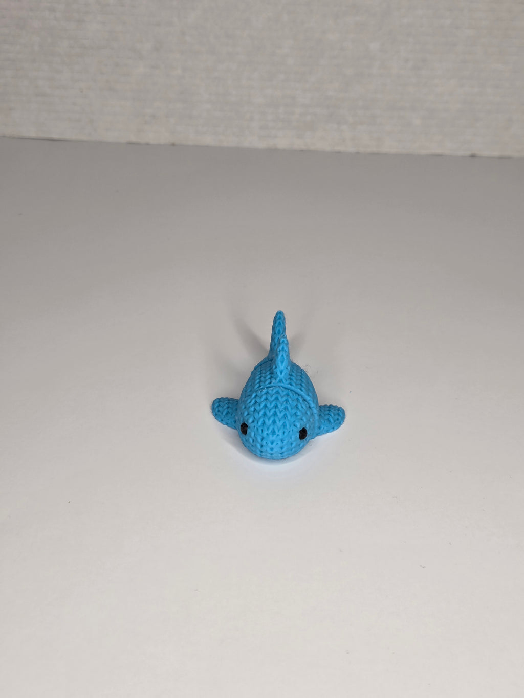 Cute Fidget Shark | Articulated Animal, Gift for Animal Lovers, Stimulating Knitted Texture, Marine Life Toy