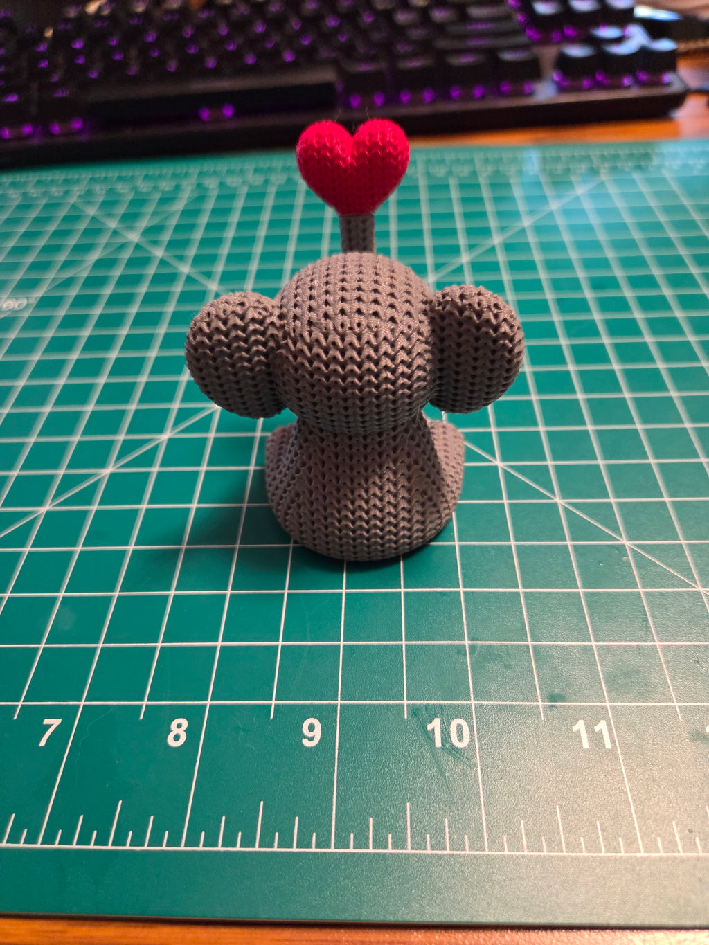 Knitted Texture Elephant Holding Heart Figurine | 3D Printed Animal Decor, Animal Lover Collectible