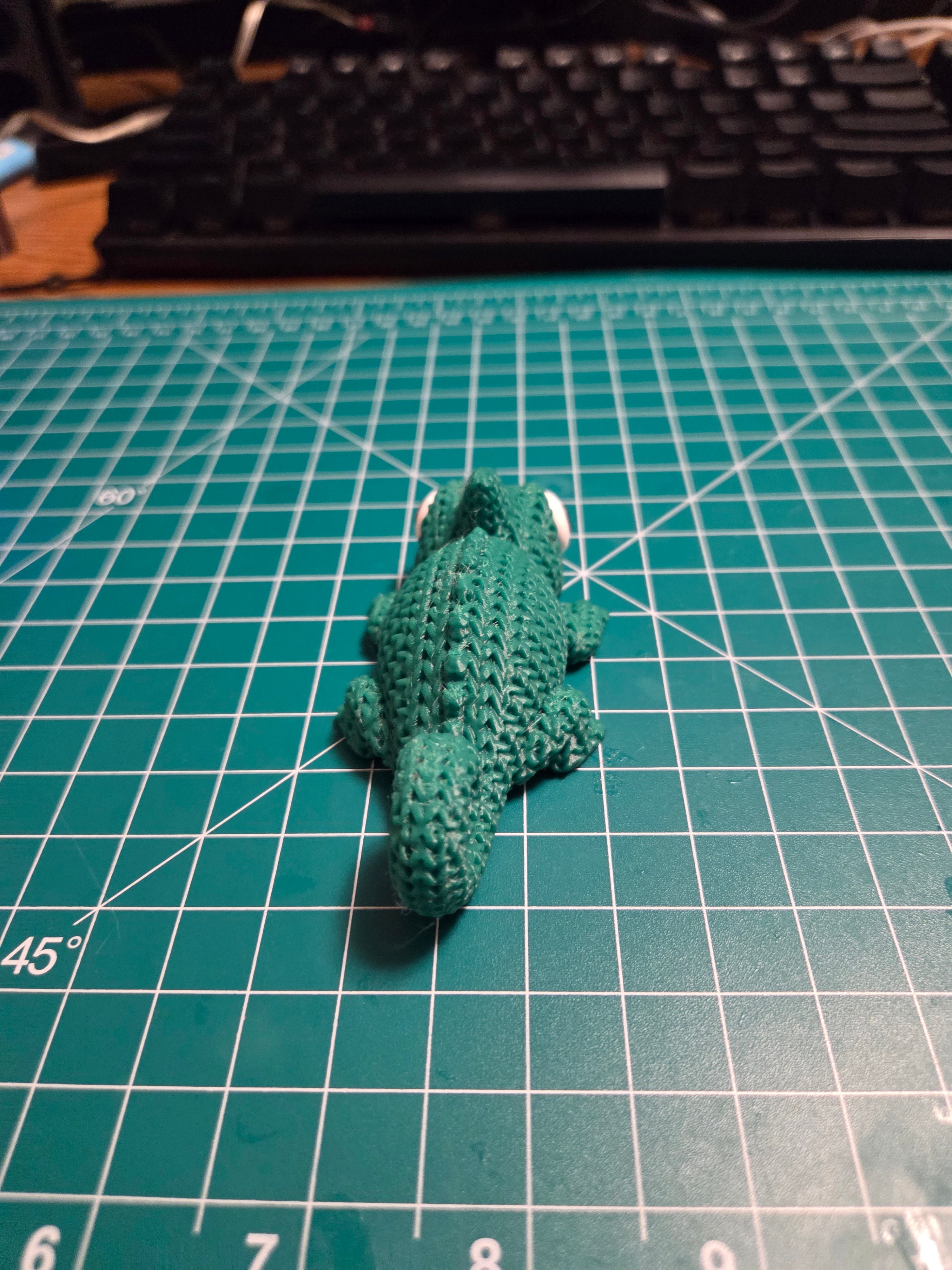 Chameleon Knitted Texture Figurine