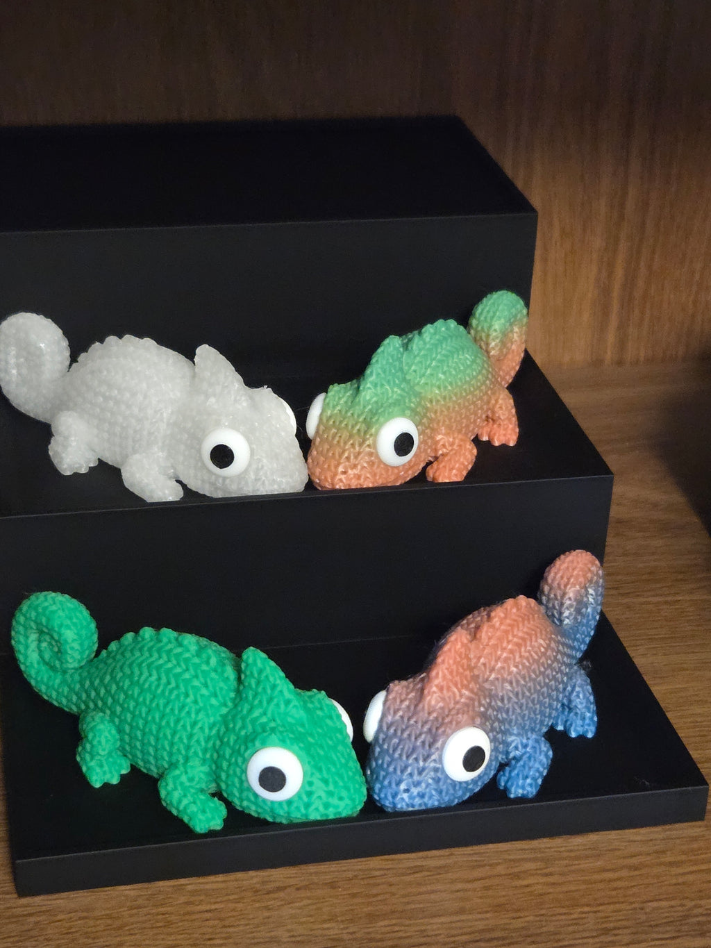 Chameleon Knitted Texture Figurine